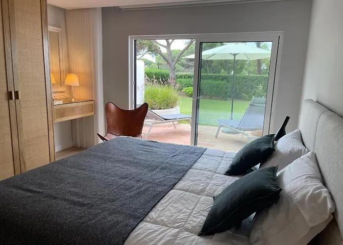 Victory Village 10c アパート